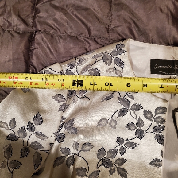 Silver Satin Bolero Jacket NWT Size 2 - Picture 6 of 8